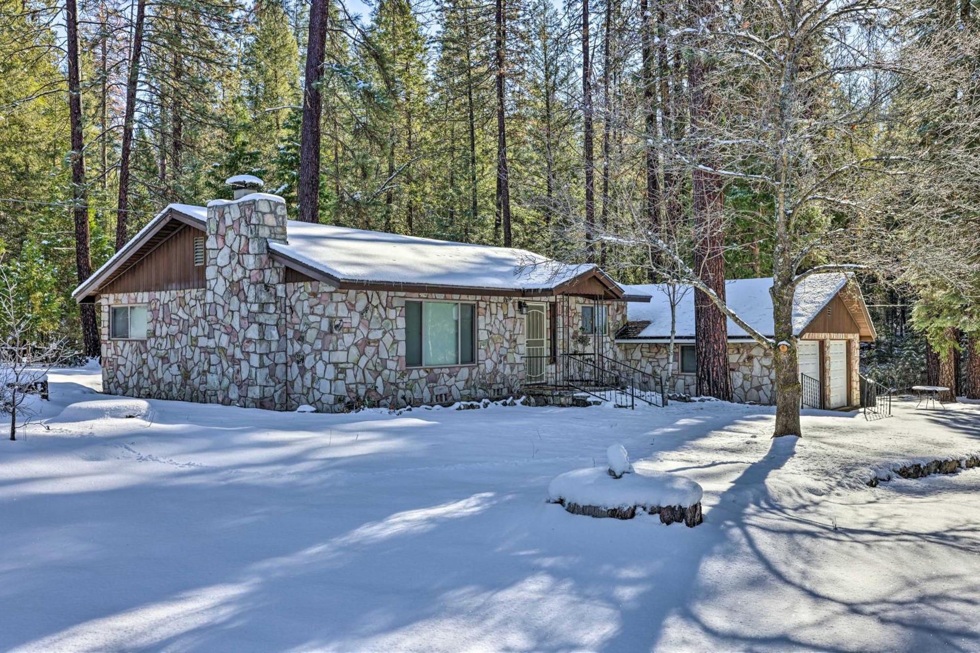 Riverfront Home Near Yosemite National Park! Groveland Eksteriør bilde